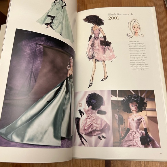 Barbie Fashion Model 10 Years Anniversary Book NRFB Gold Label - Picture 5 of 9